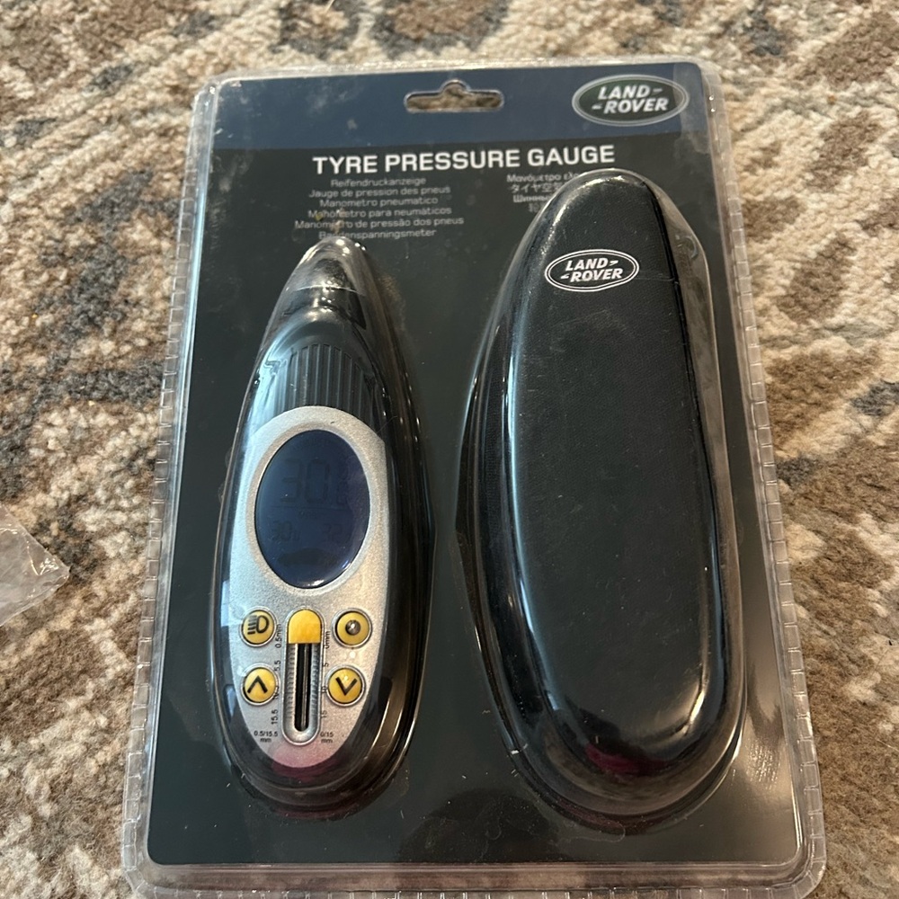 Land Rover Tire Pressure Gauge